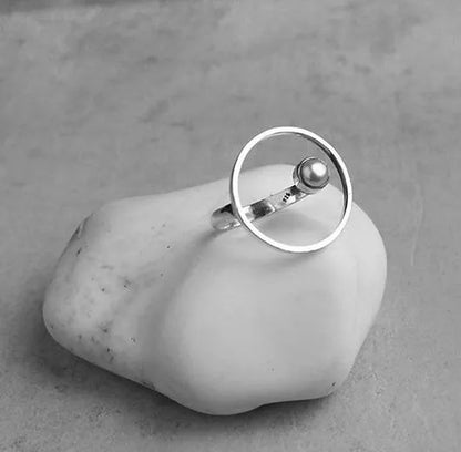 Circle Pearl Ring